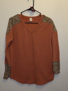 7th Roy, burnt orange longe sleeve with leopard print medium long sleeve